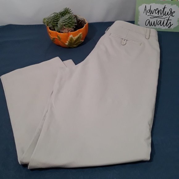 Talbots Petite's Khaki Pants Cotton / Lycra Stretch - Size 10 - Picture 1 of 11